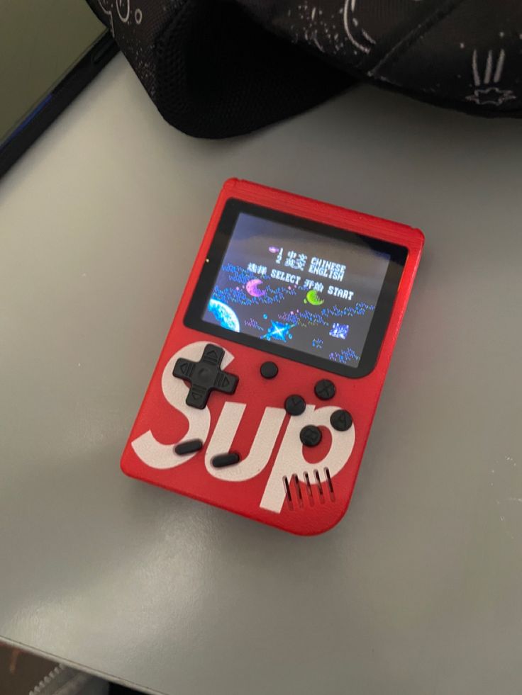 Handheld Retro Gaming Console – 400 Classic Games